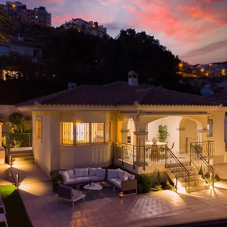 Magnificent With Private Pool -golf Bonalba! Villa Mutxamel